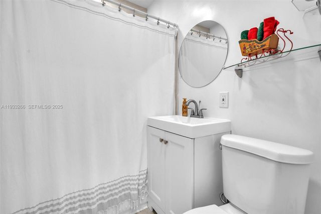 14140 NE 10th Ave, North Miami, FL 33161