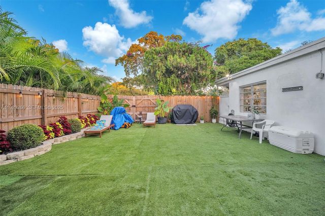 14140 NE 10th Ave, North Miami, FL 33161