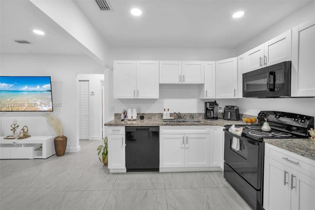 14140 NE 10th Ave, North Miami, FL 33161