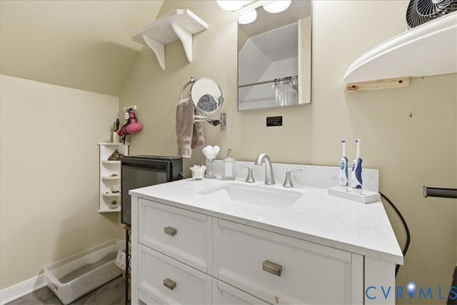 3214 Duke Rd, Powhatan, VA 23139