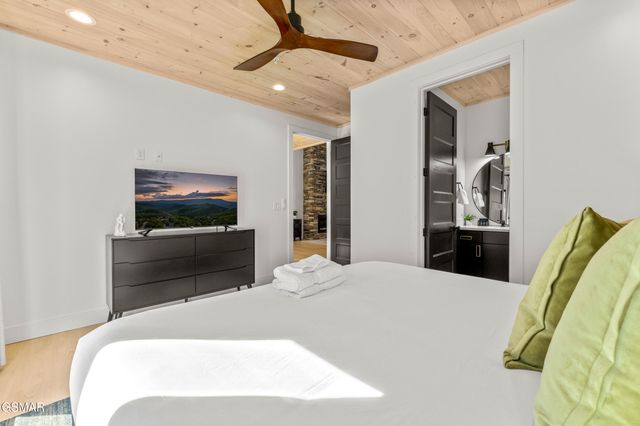 4143 Fontaine Way, Gatlinburg, TN 37738