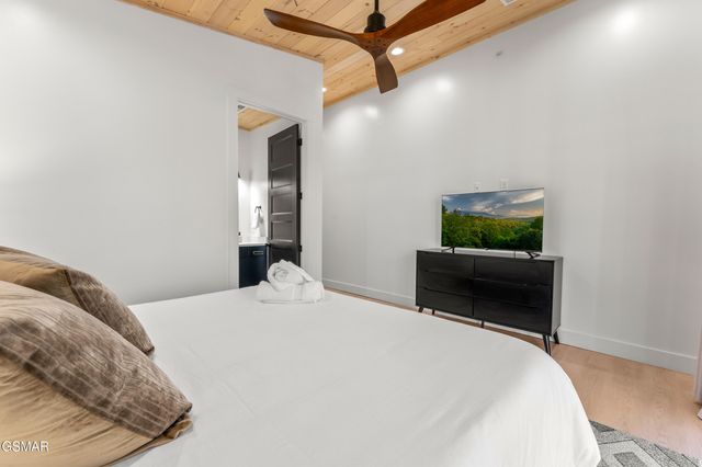 4143 Fontaine Way, Gatlinburg, TN 37738