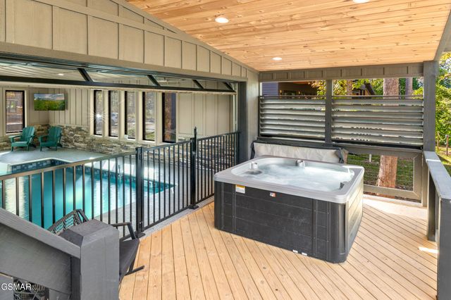 4143 Fontaine Way, Gatlinburg, TN 37738