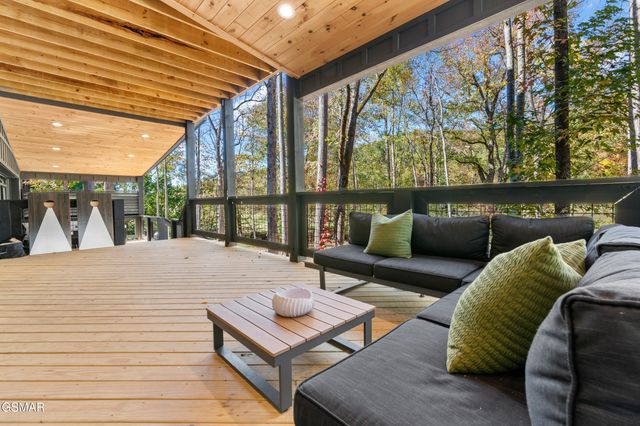 4143 Fontaine Way, Gatlinburg, TN 37738