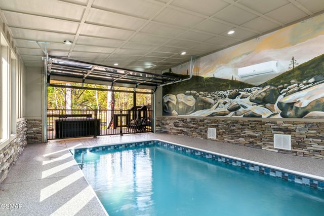 4143 Fontaine Way, Gatlinburg, TN 37738