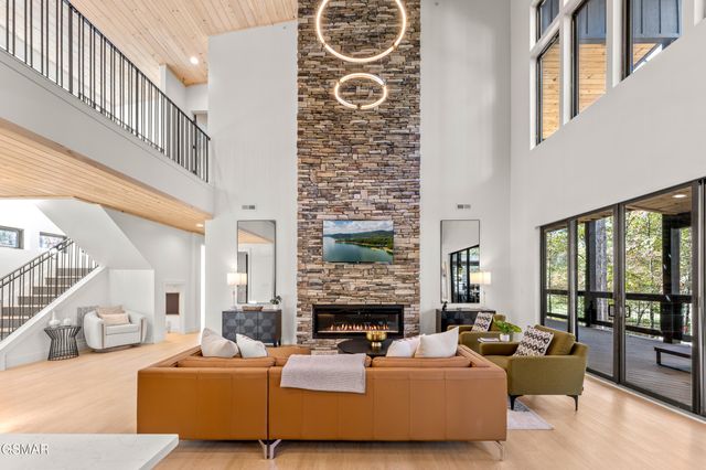 4143 Fontaine Way, Gatlinburg, TN 37738