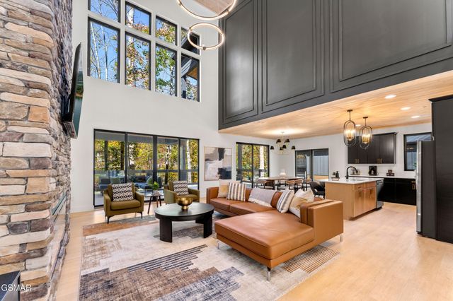 4143 Fontaine Way, Gatlinburg, TN 37738