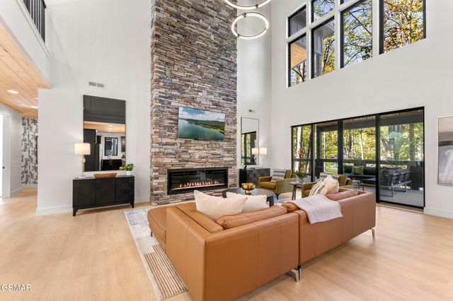 4143 Fontaine Way, Gatlinburg, TN 37738