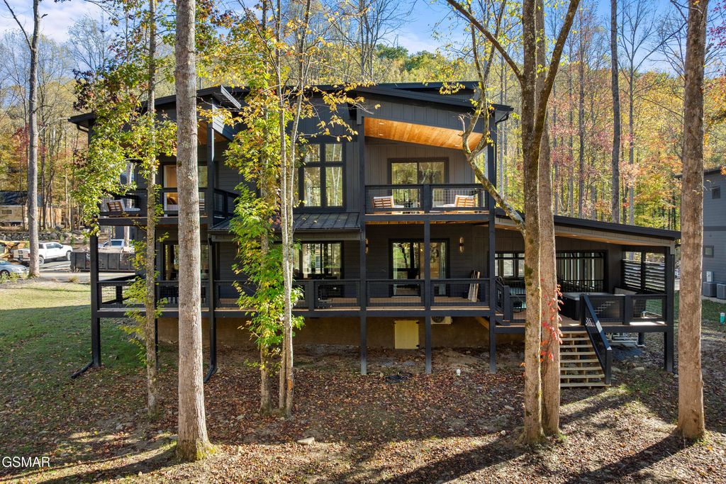 4143 Fontaine Way, Gatlinburg, TN 37738