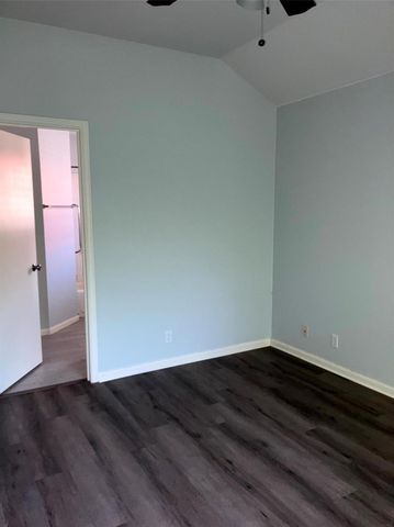 193 Oak River Drive, Cedar Creek, TX 78612