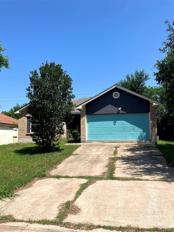 193 Oak River Drive, Cedar Creek, TX 78612
