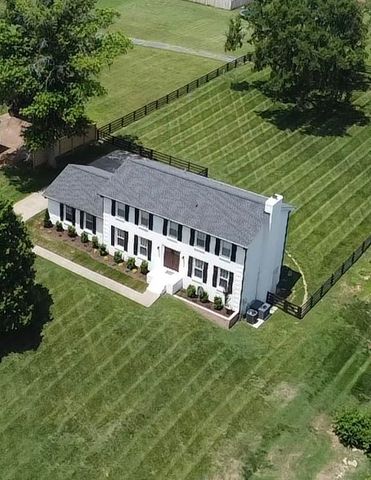 676 Northridge Dr, Gallatin, TN 37066