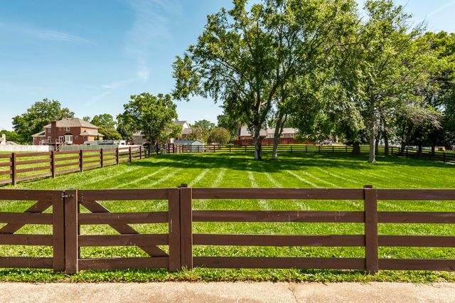 676 Northridge Dr, Gallatin, TN 37066