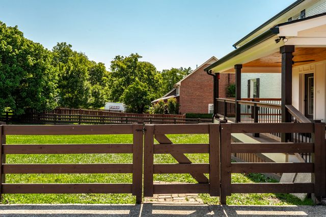 676 Northridge Dr, Gallatin, TN 37066