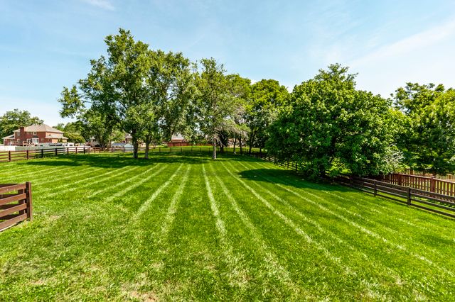 676 Northridge Dr, Gallatin, TN 37066