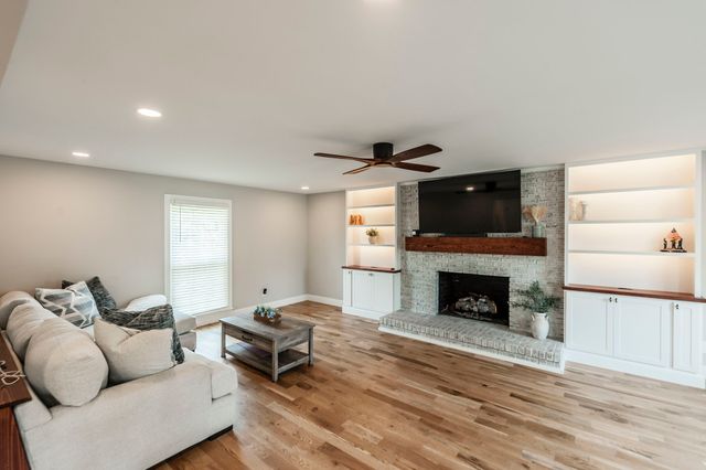 676 Northridge Dr, Gallatin, TN 37066