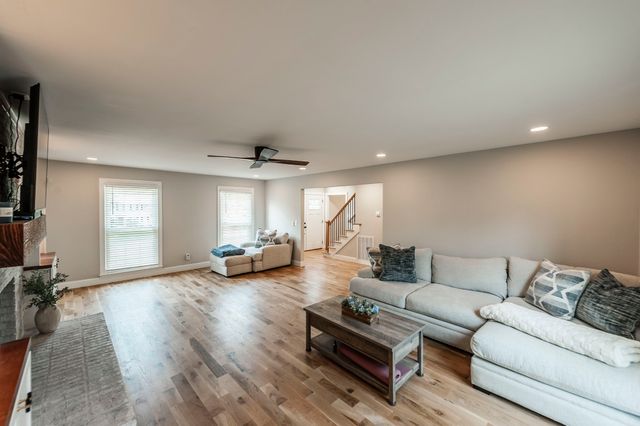 676 Northridge Dr, Gallatin, TN 37066