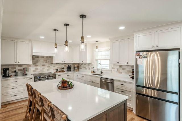 676 Northridge Dr, Gallatin, TN 37066