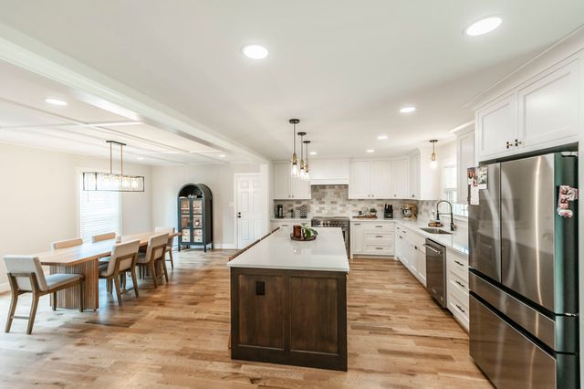 676 Northridge Dr, Gallatin, TN 37066