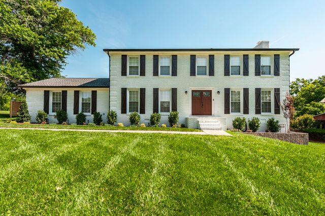 676 Northridge Dr, Gallatin, TN 37066