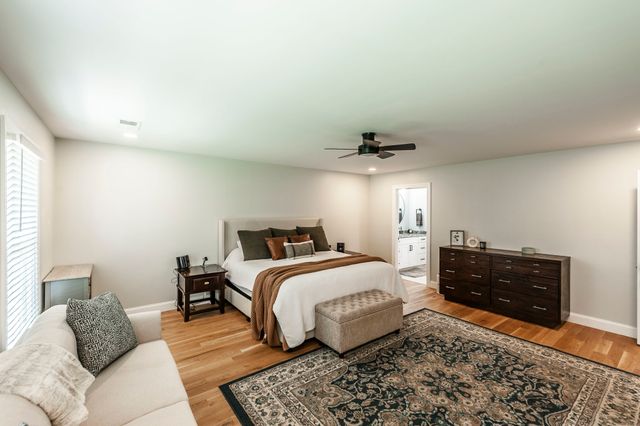 676 Northridge Dr, Gallatin, TN 37066