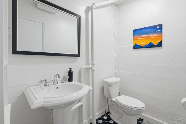 8622 Thermal Street, Oakland, CA 94605