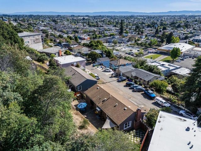 8622 Thermal Street, Oakland, CA 94605