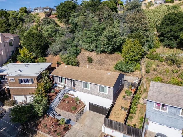 8622 Thermal Street, Oakland, CA 94605