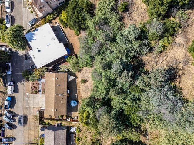 8622 Thermal Street, Oakland, CA 94605