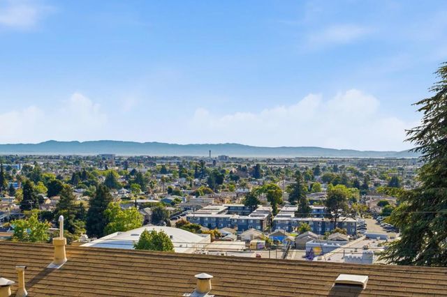 8622 Thermal Street, Oakland, CA 94605