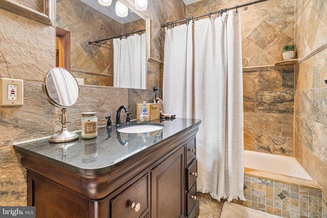 167 MATTHEW CIR, Richboro, PA 18954