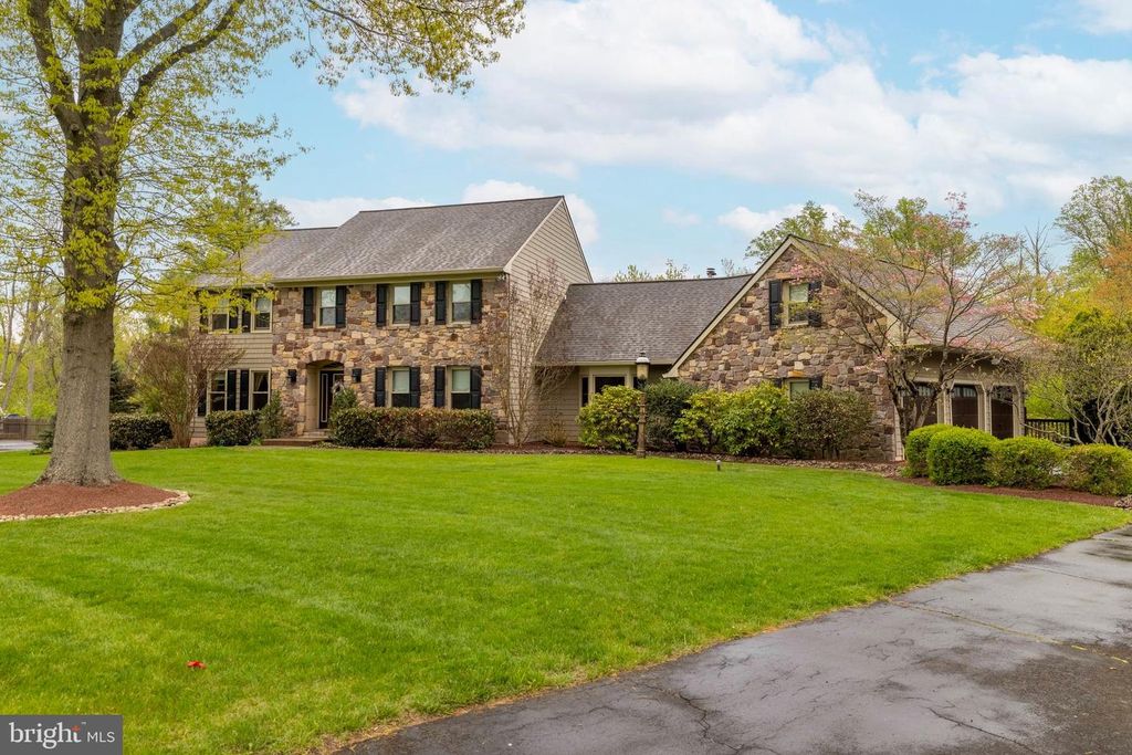 167 MATTHEW CIR, Richboro, PA 18954