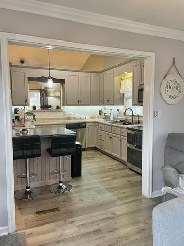 1236 Carroll RD, Goodview, VA 24095