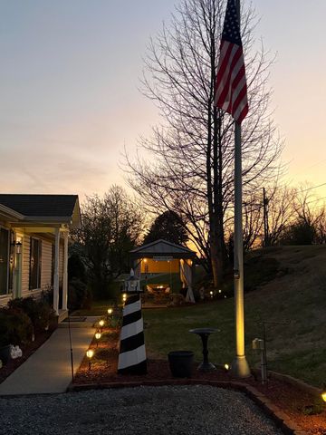 1236 Carroll RD, Goodview, VA 24095