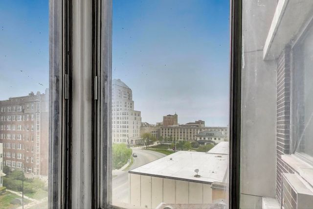 6325 N Sheridan Road 608, Chicago, IL 60660