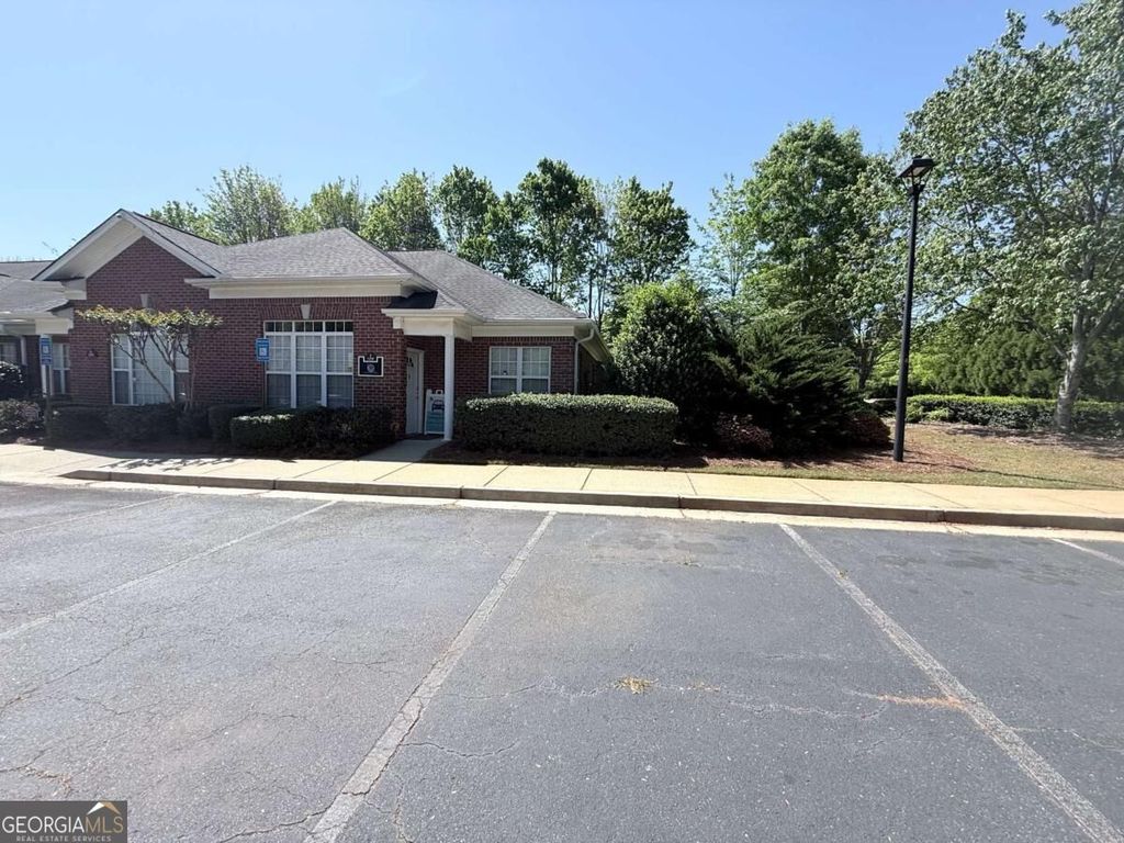 11535 Park Woods Circle E, Alpharetta, GA 30005 — exterior