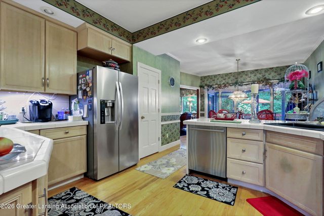 2831 River Pointe Drive, Holt, MI 48842