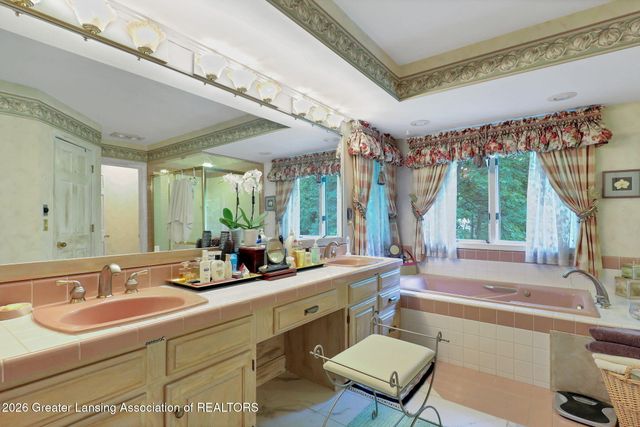 2831 River Pointe Drive, Holt, MI 48842