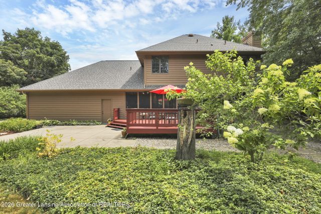 2831 River Pointe Drive, Holt, MI 48842