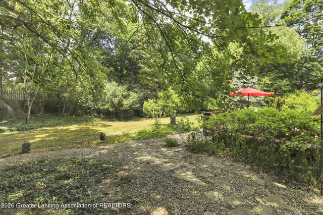 2831 River Pointe Drive, Holt, MI 48842