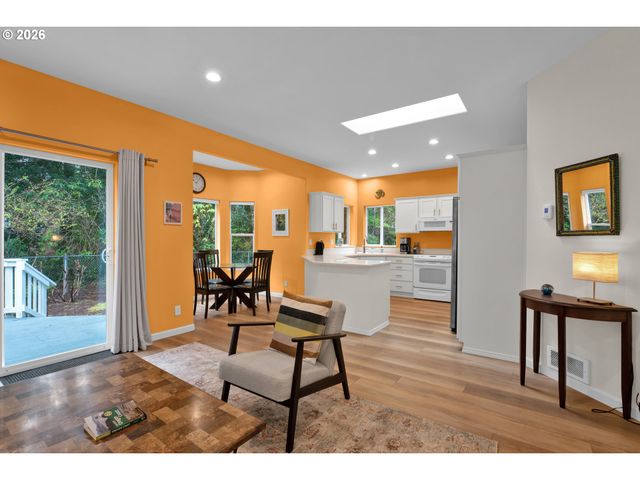 88017 S WINDJAMMER, Florence, OR 97439