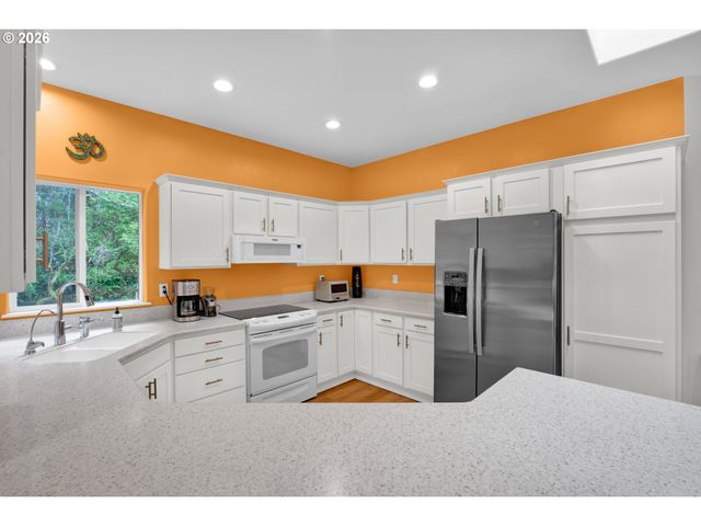 88017 S WINDJAMMER, Florence, OR 97439