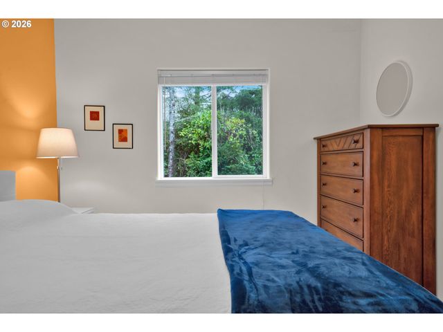 88017 S WINDJAMMER, Florence, OR 97439