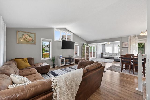 7060 137th Avenue NW, Ramsey, MN 55303