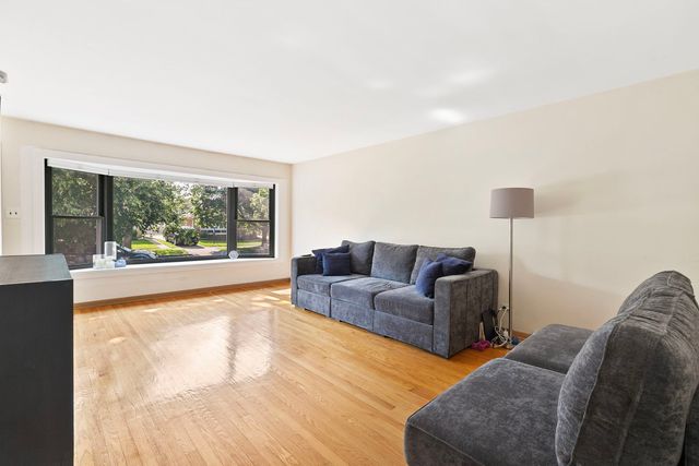 7039 N Ottawa Avenue, Chicago, IL 60631