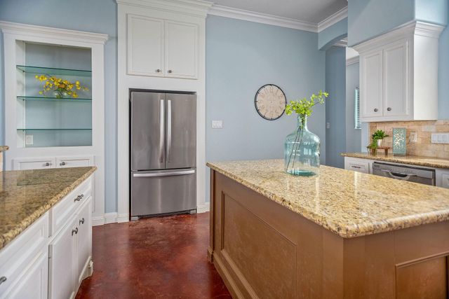 842 County Road 478, Palacios, TX 77465