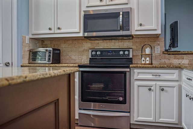 842 County Road 478, Palacios, TX 77465