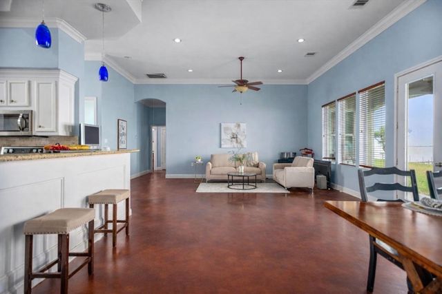 842 County Road 478, Palacios, TX 77465