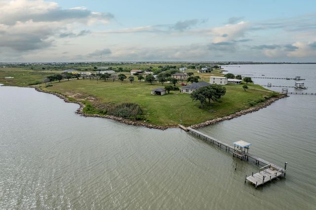 842 County Road 478, Palacios, TX 77465