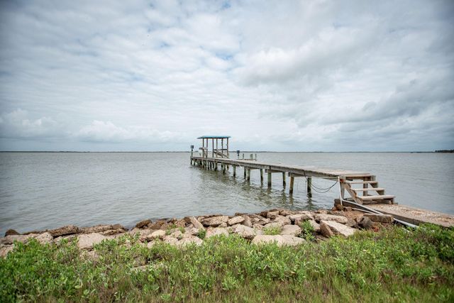 842 County Road 478, Palacios, TX 77465